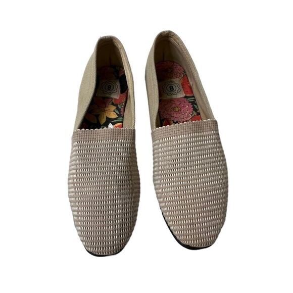 Shoes   - Picture 1 of 8